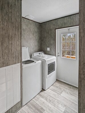 Interior - Peaceful 4-bedroom house Close to Beach & Shopping (Santa Rosa Beach)