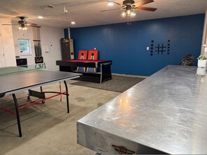 House - Hot Tub Outdoor Living Game Room Coffee Bar (South Bend)