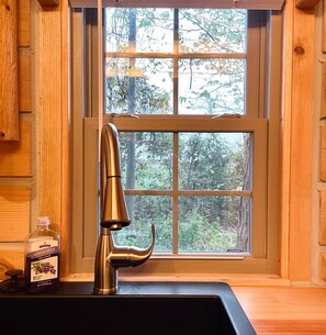 House - Secluded Shipshewana Log Cabin In the Woods (Shipshewana)