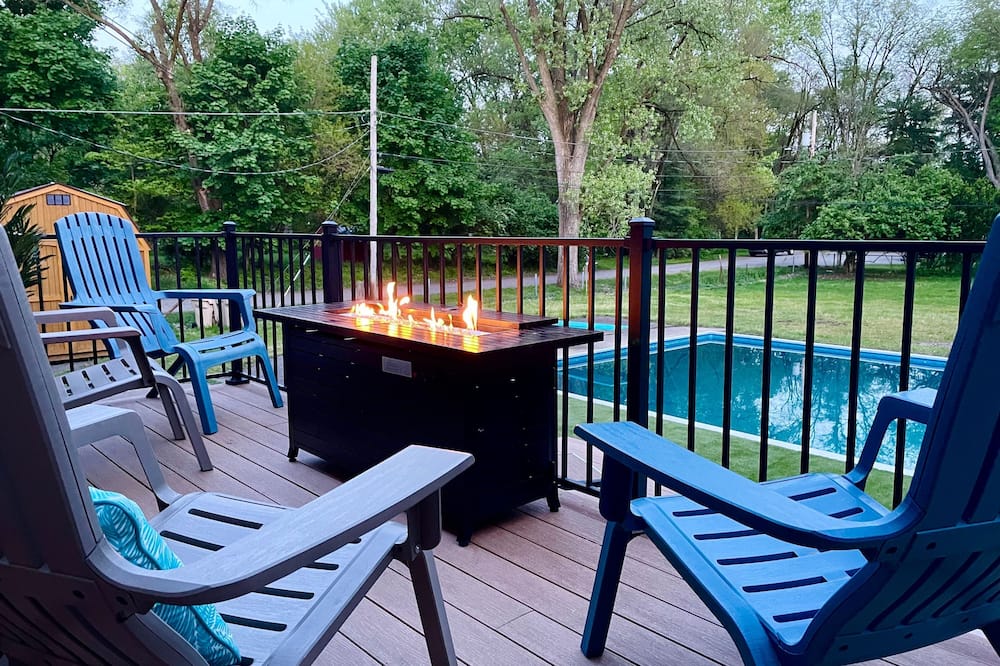 Pool Kayaks Hot Tub Game Rooms Sleeps 16