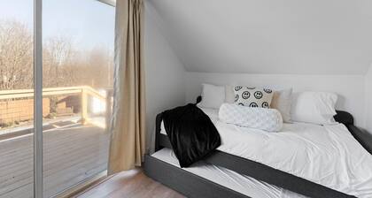 Pool Hot Tub 5 min to ND Coffee Bar Games