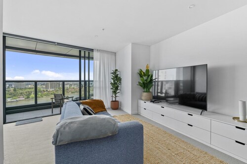 Premium 2-Bed 2-BathSkytower Uptown Apartment | Central Park-Style Views