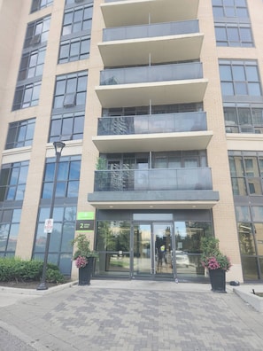 Apartment, 3 Bedrooms, Balcony, Garden View | Exterior detail - 3 Bedroom Apartment Agape Light Residence (Toronto)