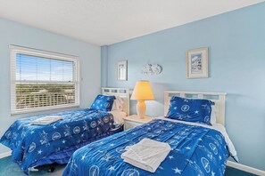 3 bedrooms, iron/ironing board, WiFi, bed sheets - Sea Gate 303 - GULF FRONT Condo! (Indian Shores)