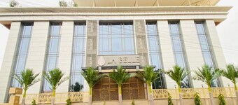 La Belle- The Business Hotel