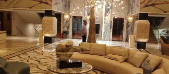 La Belle- The Business Hotel