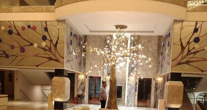 La Belle- The Business Hotel