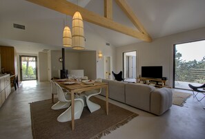 TV - Villa with swimming pool and view – Drôme Provençale (Saint-Restitut)