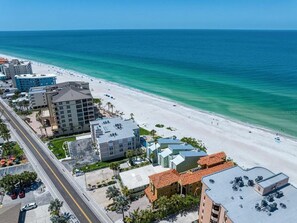Beach - Ashore Sunplace 4A - Direct Walkout to the Beach (Indian Shores)