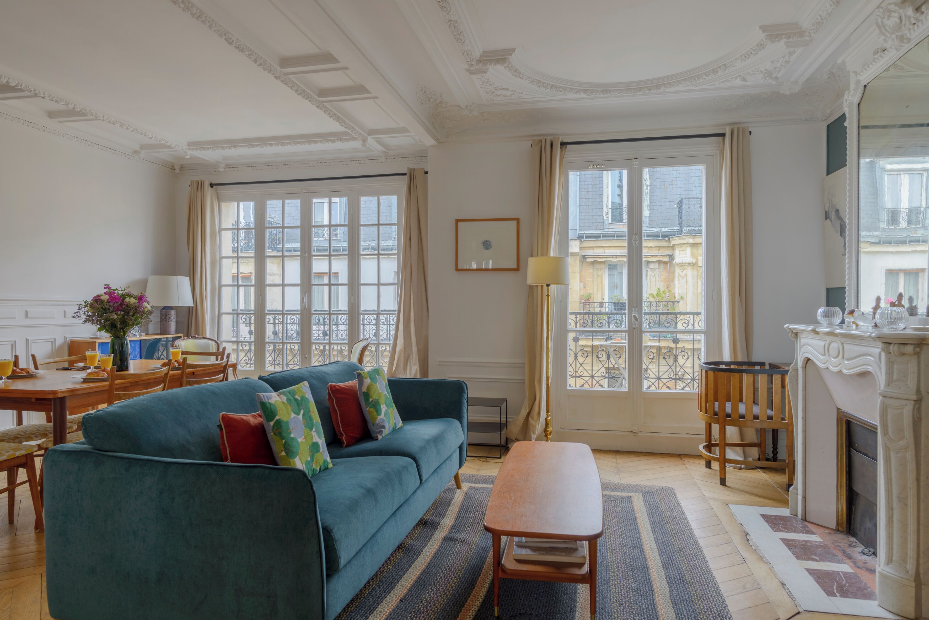 Comfort Apartment, City View | Living area
