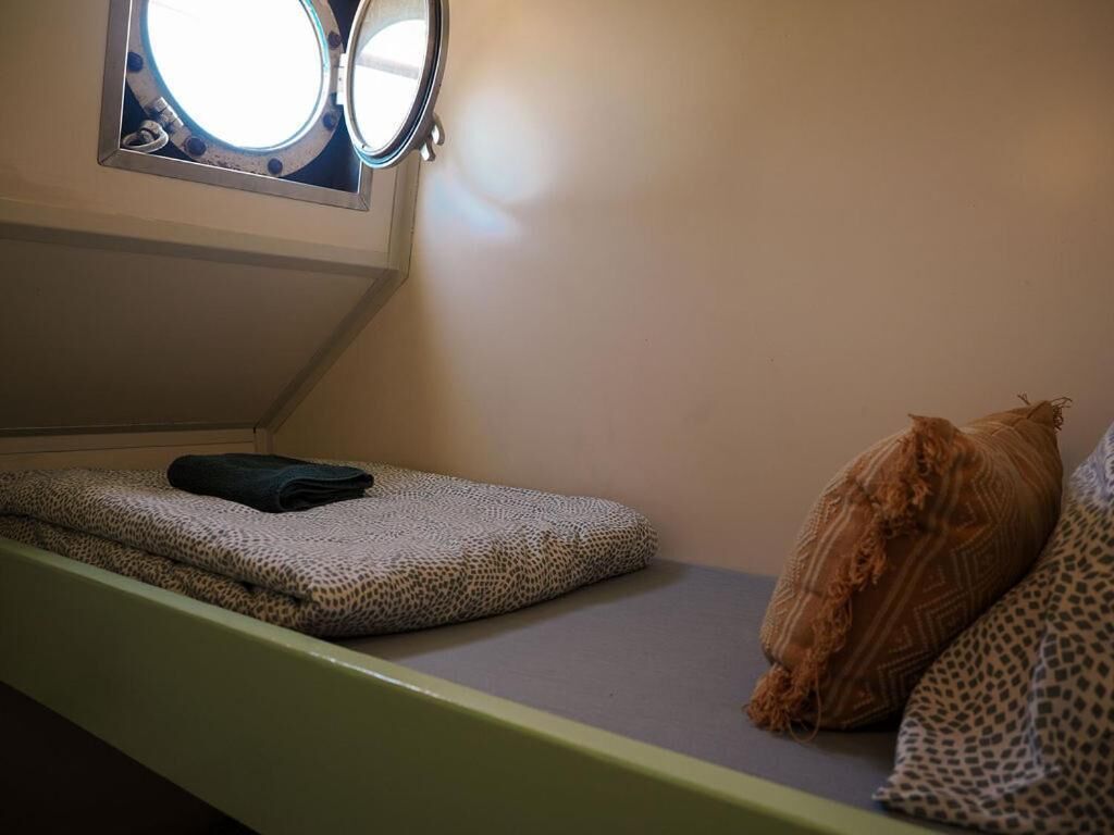 Kahden hengen perushuone (kaksi sänkyä)