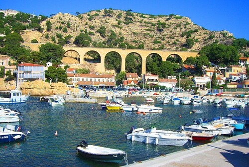 Detached apartment ESTAQUE -PORT district Estaque and ter station 5 minutes' walk away