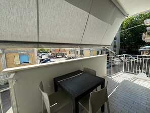 Outdoor dining - Beachfront with ⛱️ umbrella included (Pescara)