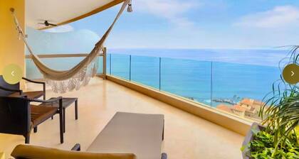 Magnificent Ocean view suite with private balcony jacuzzi