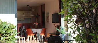 Apartment ideally located in the magnificent SAUMANE de Vaucluse golf course