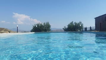 Kamar Triple Comfort, pemandangan gunung | Teras/patio