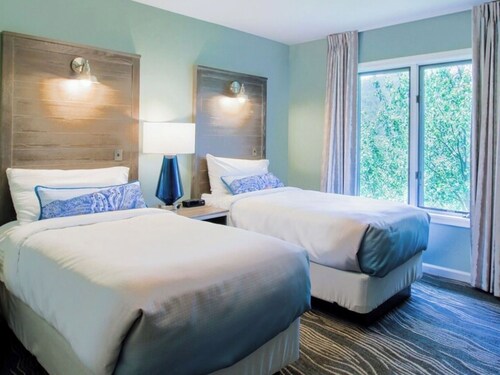 Recently renovated 2-bedroom condo with AC in fabulous Massanutten Resort.