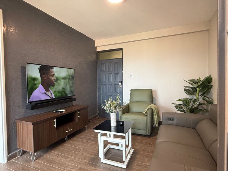 Modern Cozy 1 Bedroom Apartment With Great Views - Kampala