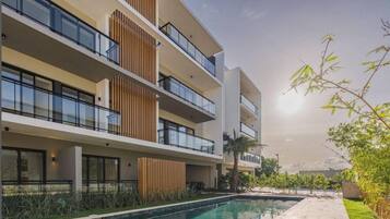 Apartemen, 1 kamar tidur, akses difabel, balkon | Kolam renang | Kolam renang outdoor