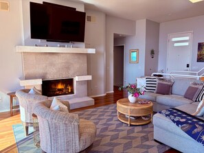 Smart TV, fireplace, books, offices - Panoramic views 5BR Villa Hot tub (Malibu)