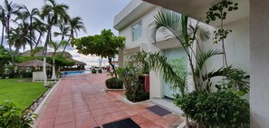 Property grounds - Spectacular View: Beachfront Apartment, La Palapa (Acapulco de Juárez)