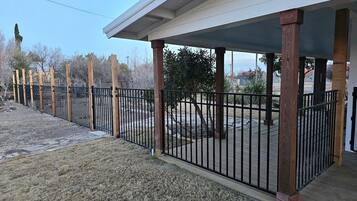 Enceinte de lâhĂ©bergement