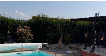 maison Location saisonniĂšre avec piscine