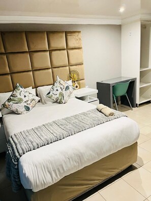 Comfort Double Room | Desk, laptop workspace, blackout drapes, iron/ironing board - Dzire Guesthouse (Thohoyandou)