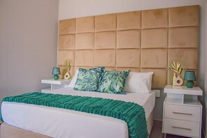 Deluxe Double Room | Desk, laptop workspace, blackout drapes, iron/ironing board - Dzire Guesthouse (Thohoyandou)
