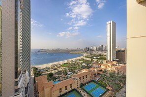 Exterior - Beachfront JBR l Stunning Views, Pool & Gym (Dubai)