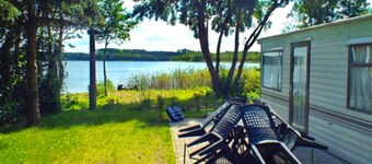 Mobile Home im Ferienpark mit Seezugang