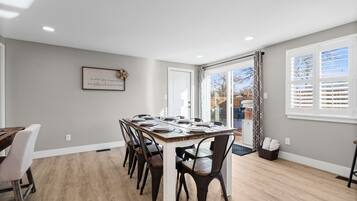 House, Multiple Beds, Hot Tub, Garden View (Berthoud Basecamp) | Dining