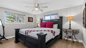 House, Multiple Beds, Hot Tub, Garden View (Berthoud Basecamp)