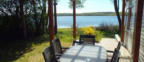 تناول الطعام بالخارج