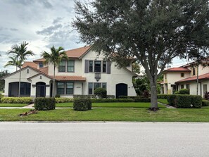 Exterior - Coastal design newer condo amenity rich Artesia 20 minutes to Naples & beaches (Naples)