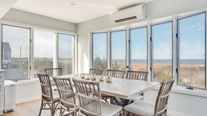 Dining - Charming Southampton waterfront retreat with stunning Peconic Bay views (Southampton)