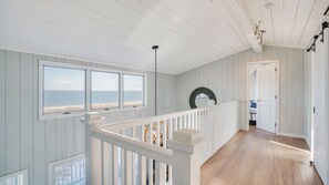 Interior - Charming Southampton waterfront retreat with stunning Peconic Bay views (Southampton)