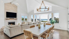 Interior - Timeless Southampton retreat with heated pool, and effortless... (Southampton)