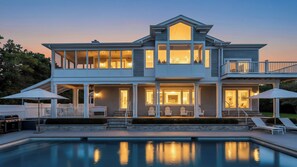 A heated pool - Timeless Southampton retreat with heated pool, and effortless... (Southampton)