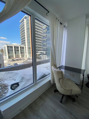 Interior - Comfy Condo near Heart of Richmond Hill (Richmond Hill)
