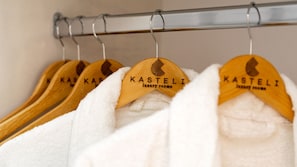 Economy Double Room - Kasteli Luxury Rooms (Perissa)