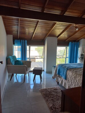 2 bedrooms, WiFi, bed sheets - Cozy house surrounded by nature, close to the beach and lagoon in Arraial do Cabo. (Arraial do Cabo)