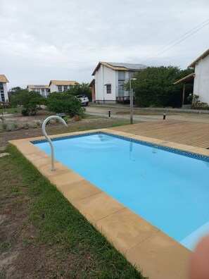 Pool - Cozy house surrounded by nature, close to the beach and lagoon in Arraial do Cabo. (Arraial do Cabo)