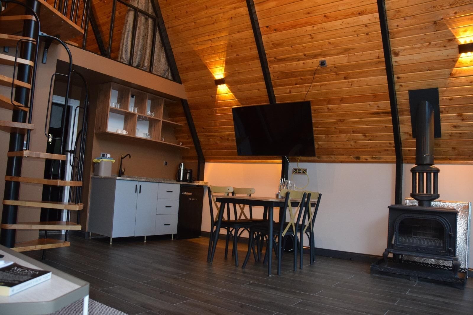 Bungalow – deluxe, hageutsikt | Spiseområde