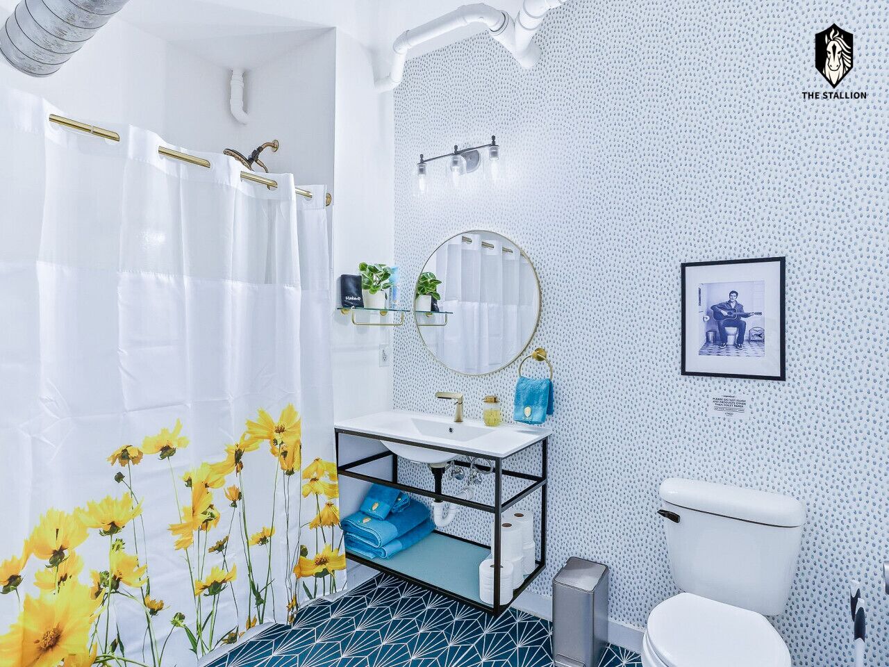 Hair dryer, towels