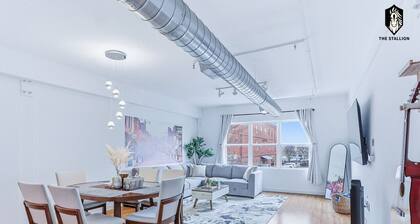 Modern Spacious Loft in Downtown