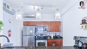 茶具/咖啡用具、冰箱、微波炉、烤箱