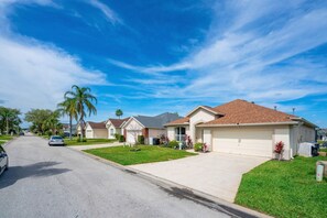 Exterior - 3BR | Screened Pool | 5-Game Room | Lake 9-Min Walk | 10 Min Disney | Sleeps 9 (Davenport)