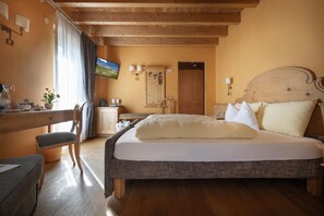 Superior-Doppel- oder -Zweibettzimmer, Balkon, Bergblick