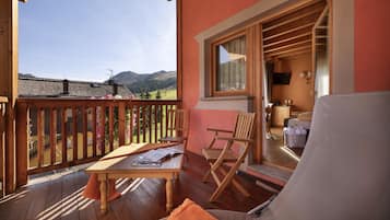 Chambre Supérieure Double ou avec lits jumeaux, balcon, vue montagne | Terrasse/Patio